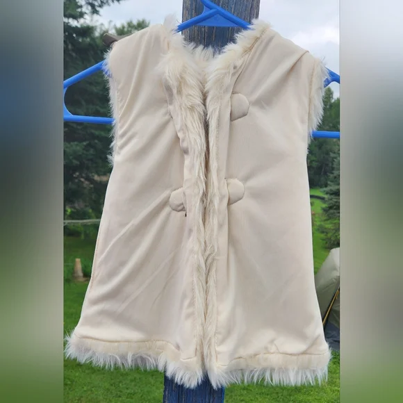 Little Lass Girls' cream faux fur vest Size 6M - Picture 6 of 7